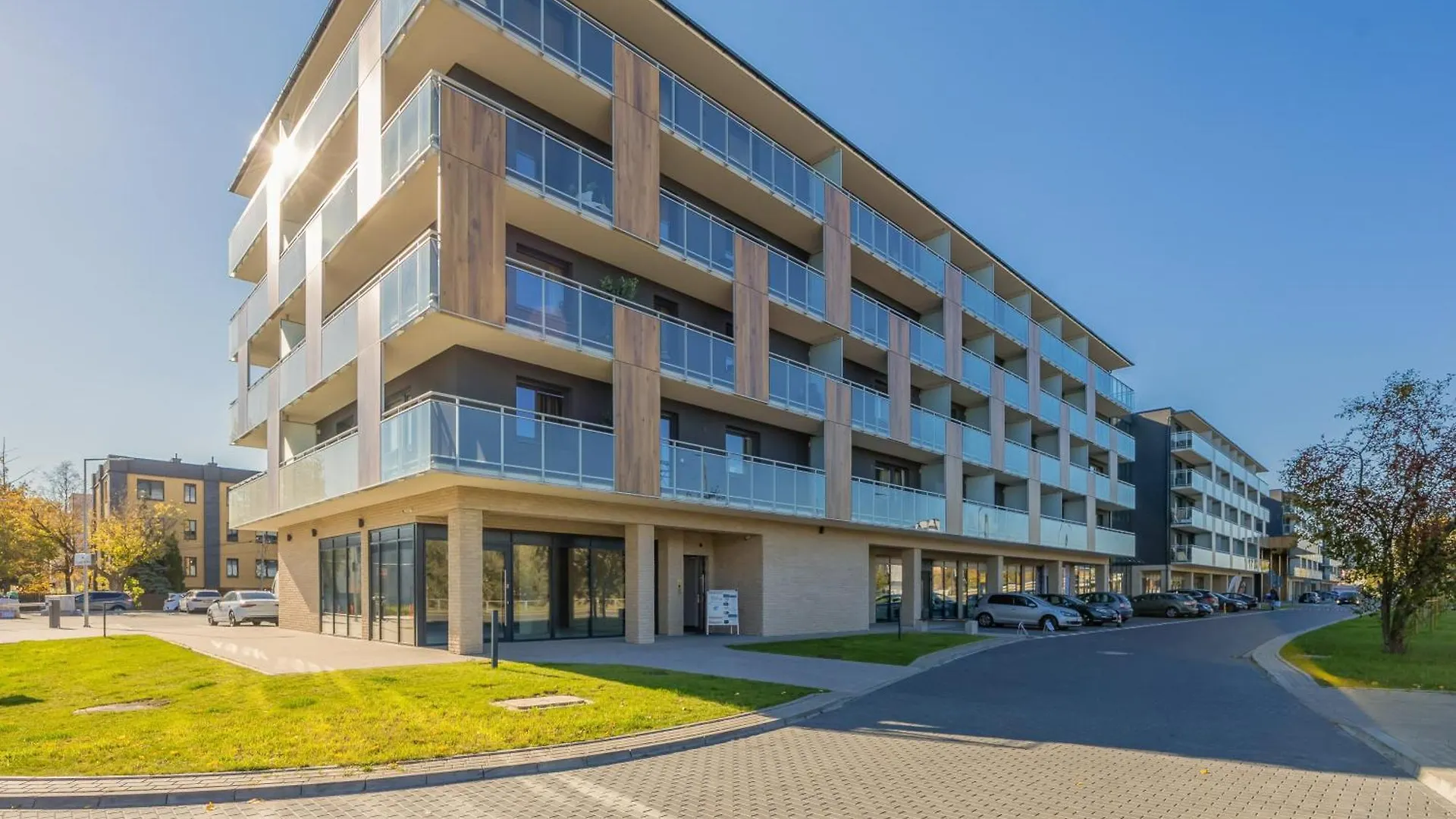 Air Conditioned Apartment In Warsaw With Parking, Desk And Balcony By Noclegi Renters