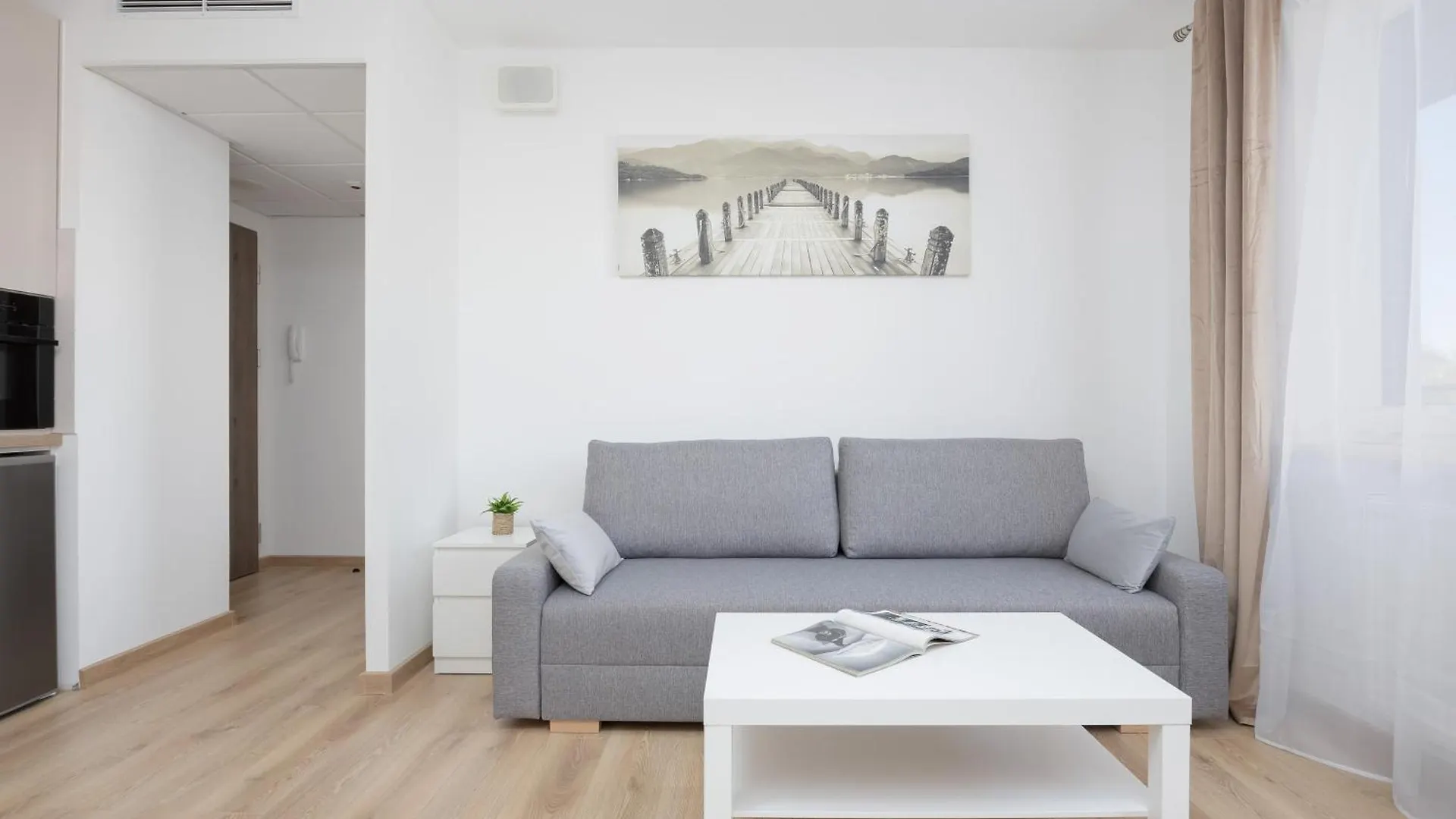 Air Conditioned Apartment In Warsaw With Parking, Desk And Balcony By Noclegi Renters