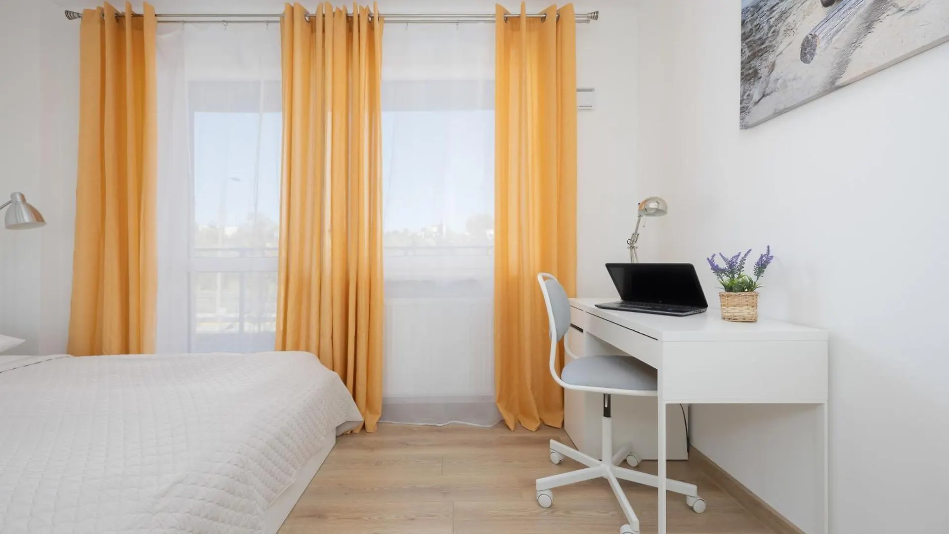 Air Conditioned Apartment In Warsaw With Parking, Desk And Balcony By Noclegi Renters Poland